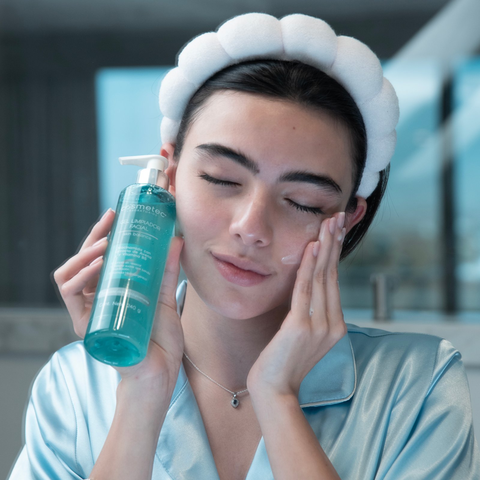 Uso del gel limpiador facial Skin Balance